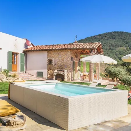 Villa Zaca 6, Emma *