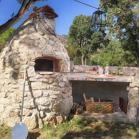 Villa Zaca 6, Emma